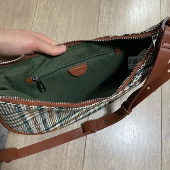 Parfois Printed Crescent Shoulder Bag - Picture 4 of 5